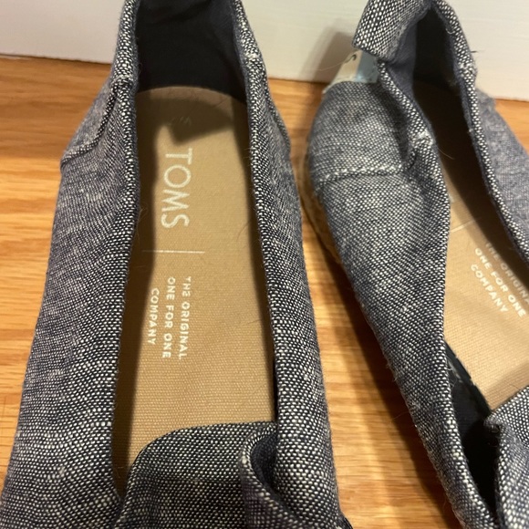 Toms - Picture 6 of 10